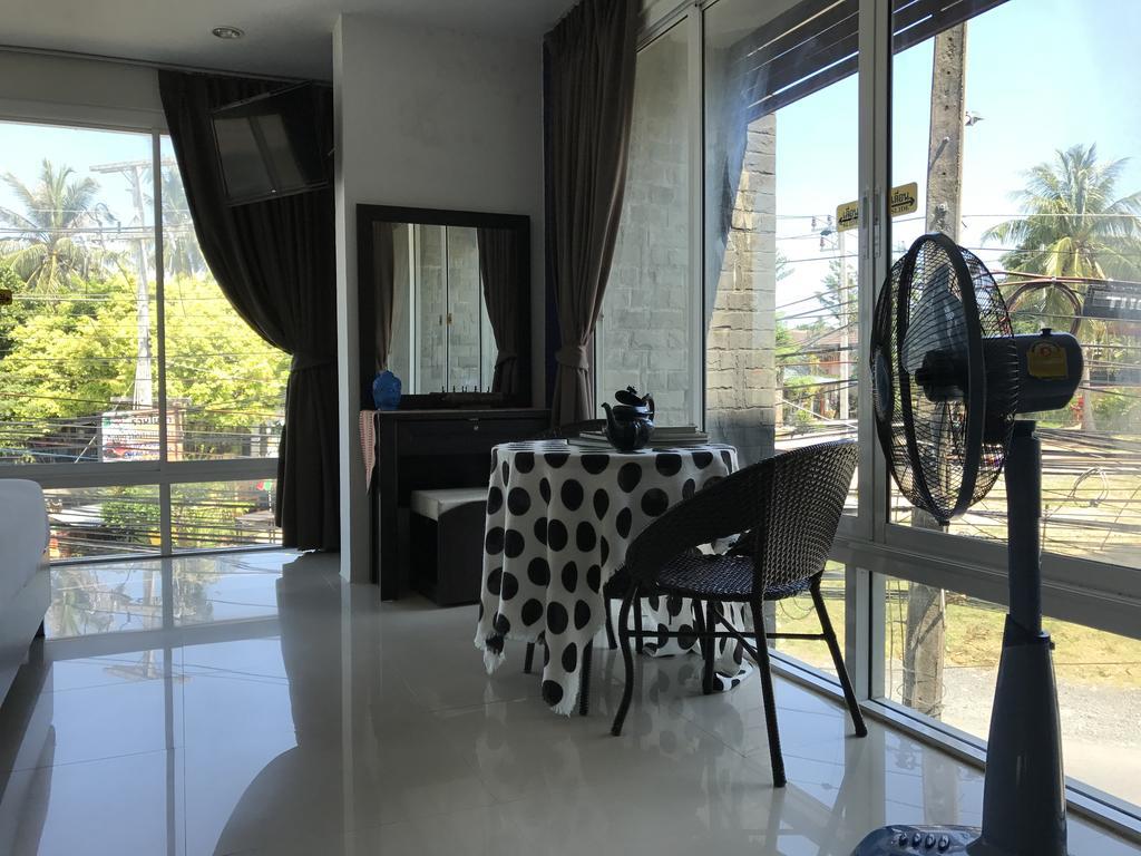 But Different Phuket Boutique Hotel Nai Harn Εξωτερικό φωτογραφία