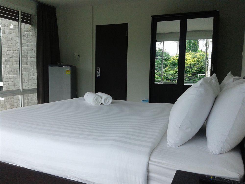 But Different Phuket Boutique Hotel Nai Harn Εξωτερικό φωτογραφία