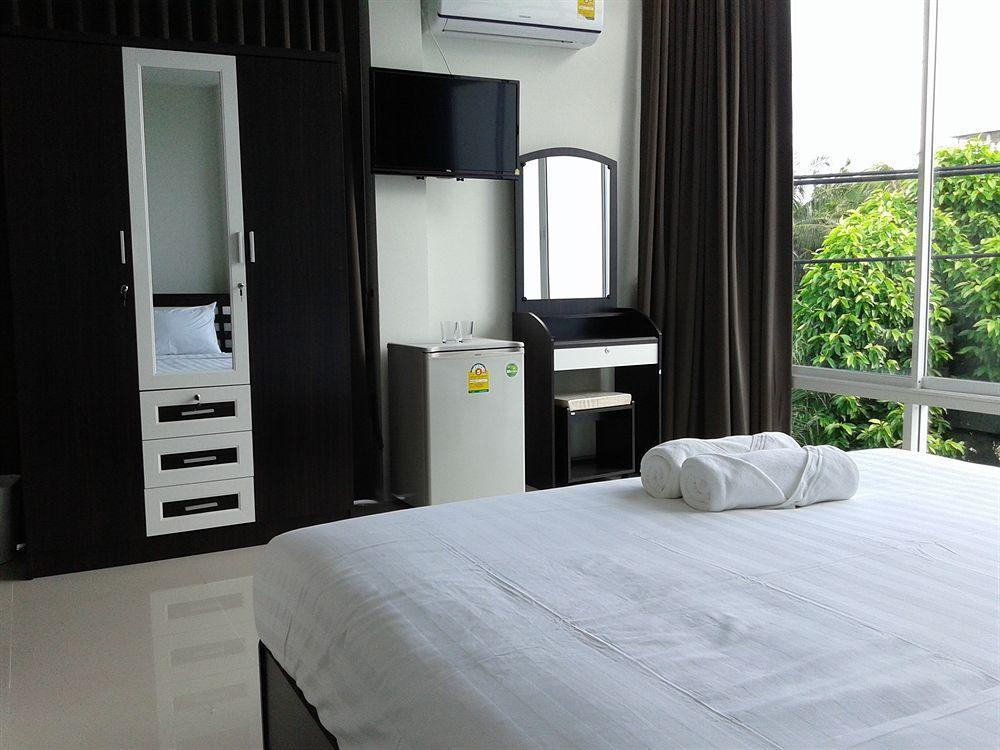 But Different Phuket Boutique Hotel Nai Harn Εξωτερικό φωτογραφία
