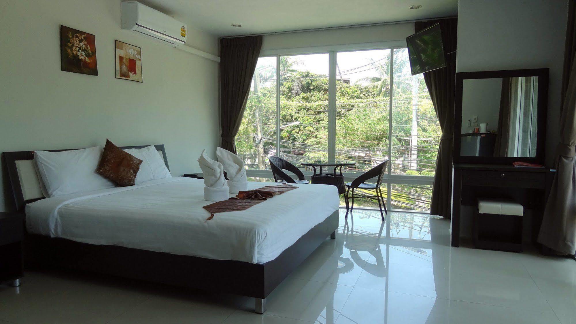 But Different Phuket Boutique Hotel Nai Harn Εξωτερικό φωτογραφία