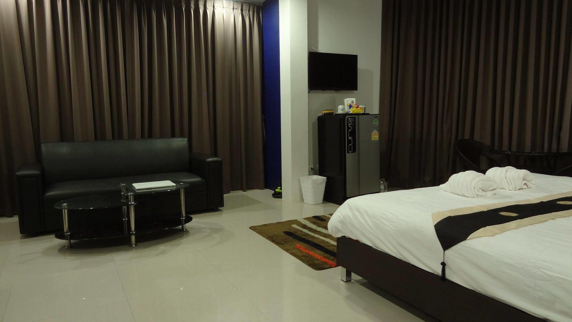 But Different Phuket Boutique Hotel Nai Harn Εξωτερικό φωτογραφία