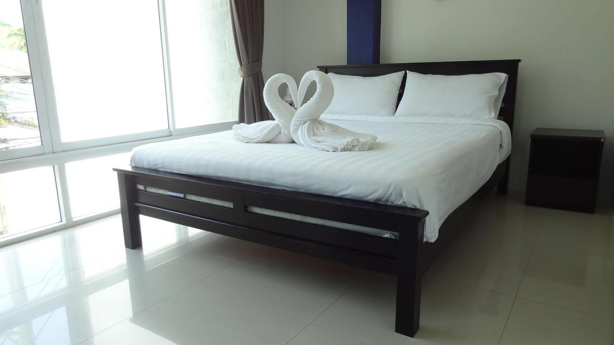 But Different Phuket Boutique Hotel Nai Harn Εξωτερικό φωτογραφία