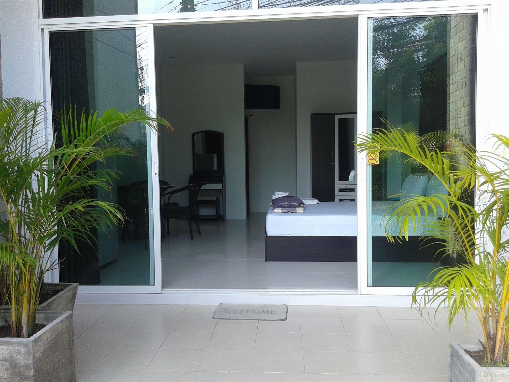 But Different Phuket Boutique Hotel Nai Harn Εξωτερικό φωτογραφία